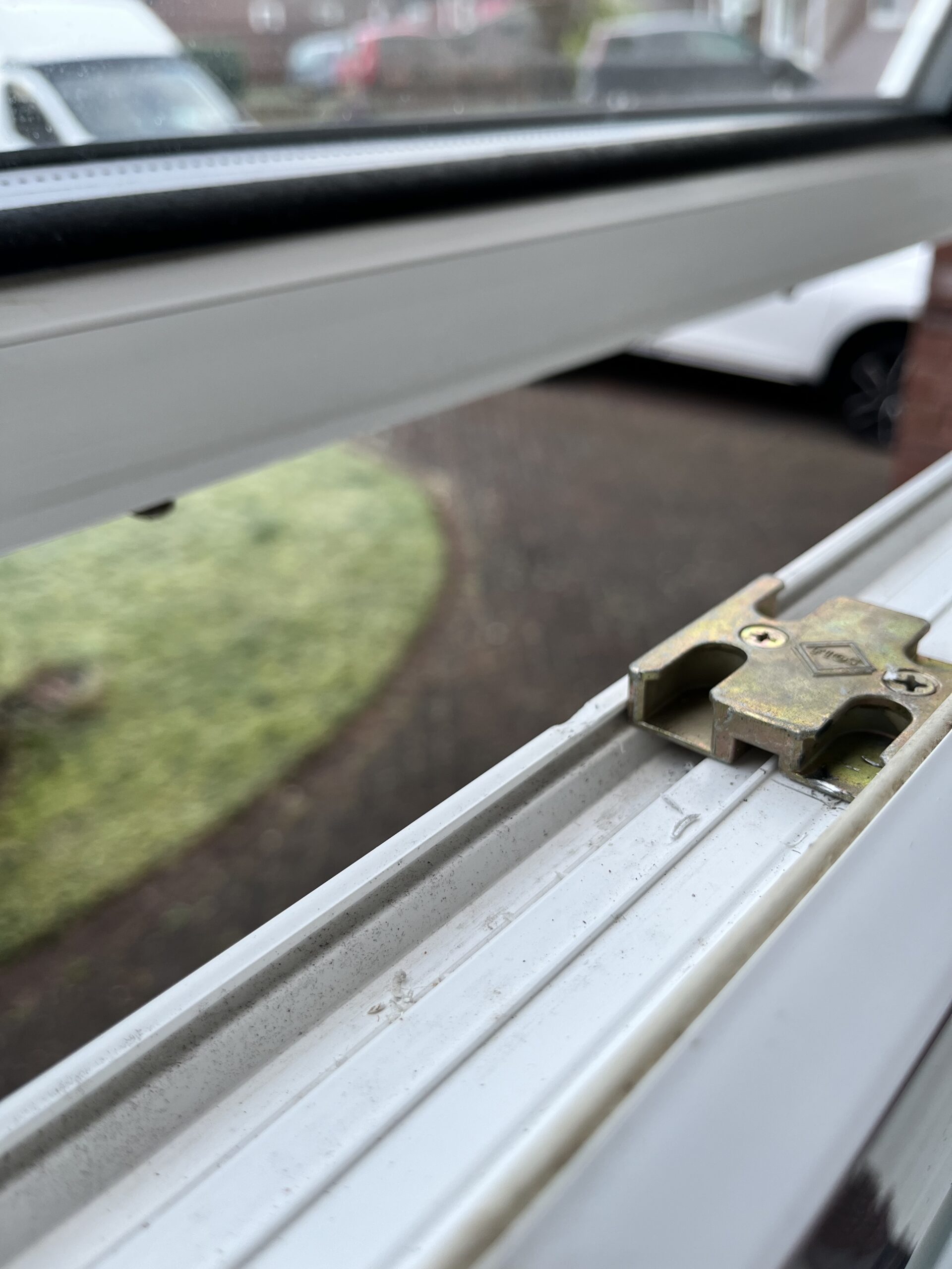 Window lock roller on a uPVC sash